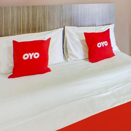 Oyo 89985 Js Hotel Джохор-Бару Екстер'єр фото