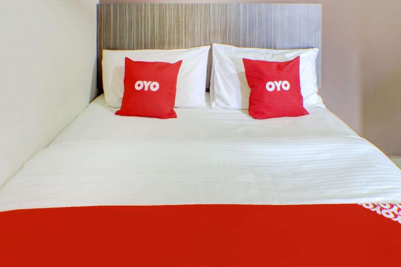 Oyo 89985 Js Hotel Джохор-Бару Екстер'єр фото